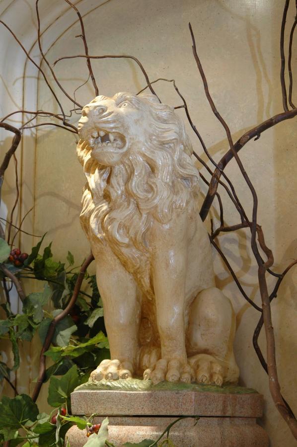 מיירסבורג Hotel Loewen-Weinstube מראה חיצוני תמונה